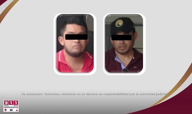 Detienen a civiles a bordo de una patrulla