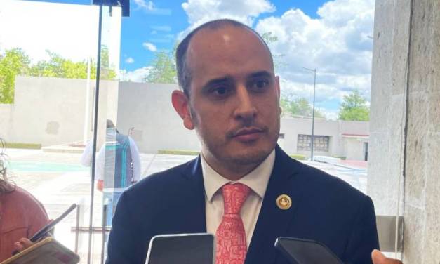 Diputado respalda aumento al pasaje en transporte público