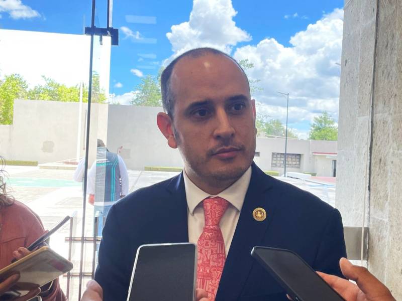 Diputado respalda aumento al pasaje en transporte público