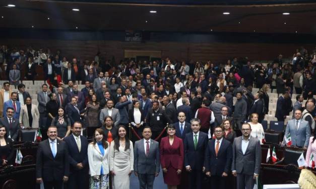 Diputados locales rinden su primer informe de actividades