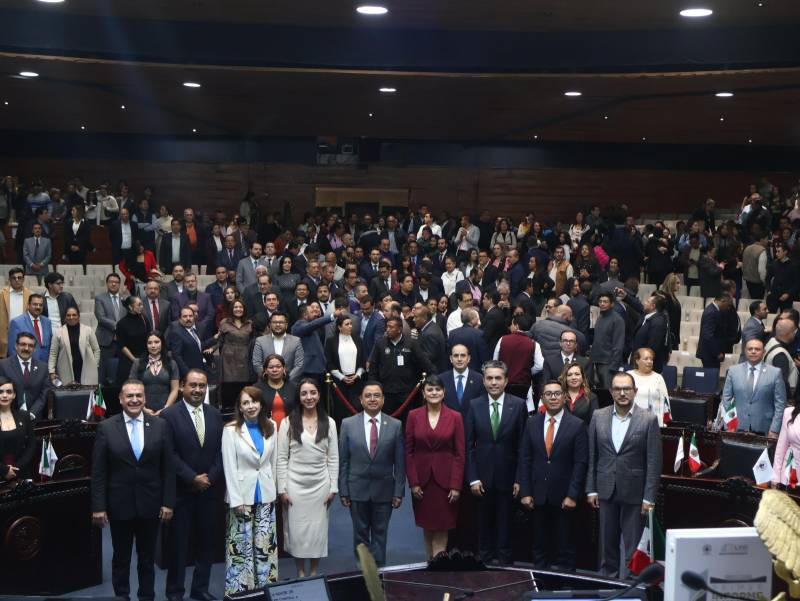 Diputados locales rinden su primer informe de actividades