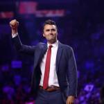 Muere el activista de EU Charlie Kirk, tras recibir un disparo