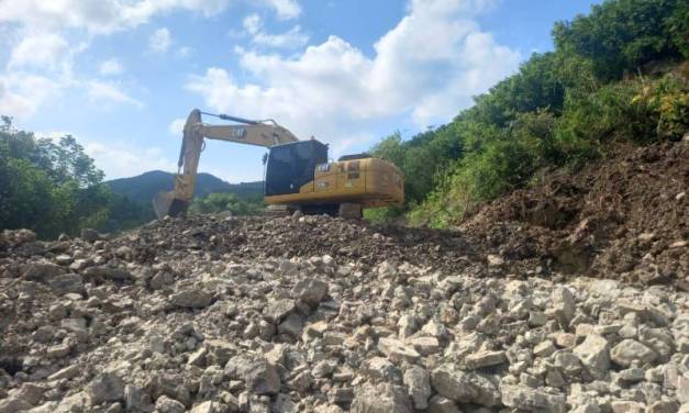 Sipdus avanza con labores de limpieza y caminos afectados por las lluvias