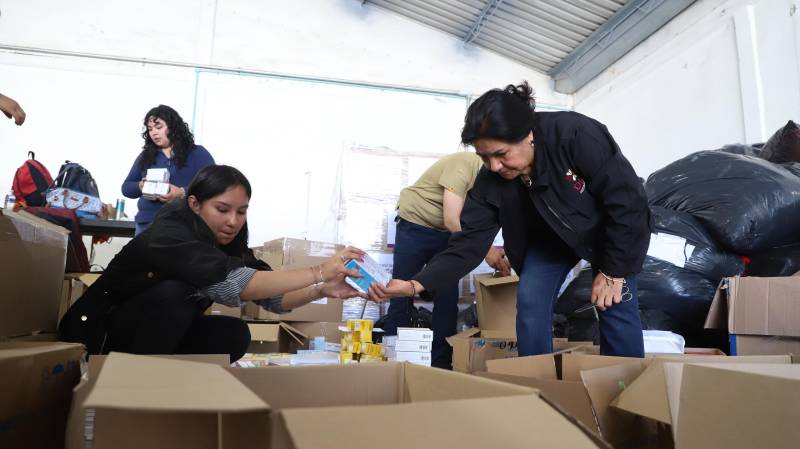 DIF Hidalgo lleva despensas y apoyos a comunidades afectadas por lluvias