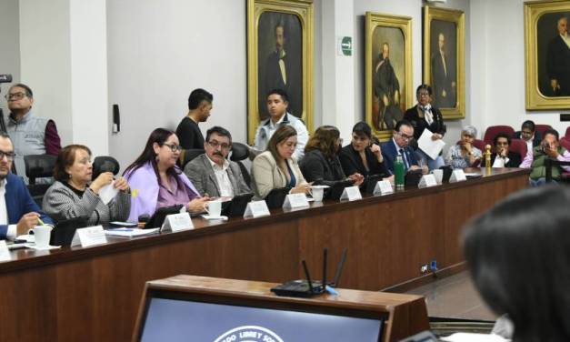 Aprueban dictamen de protección a maestros frente a la violencia escolar
