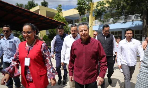 Pemex equipa planteles escolares hidalguenses