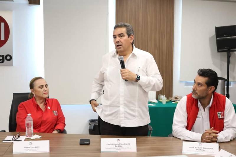 José Antonio Rojo deja “en pausa” al PRI