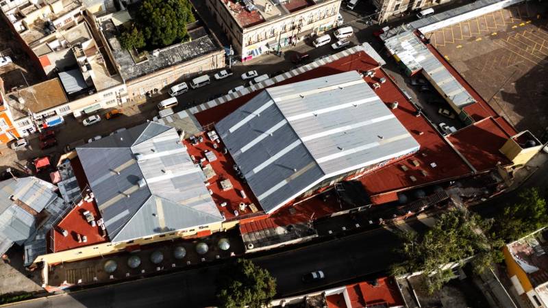 Mejoran condiciones del mercado Benito Juárez con trabajos de impermeabilización