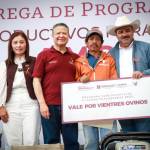 Julio Menchaca retoma las Rutas de la Transformación en Huichapan y Tasquillo