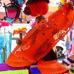 Papel picado, símbolo de aire y vida, presente en ofrendas de Día de Muertos