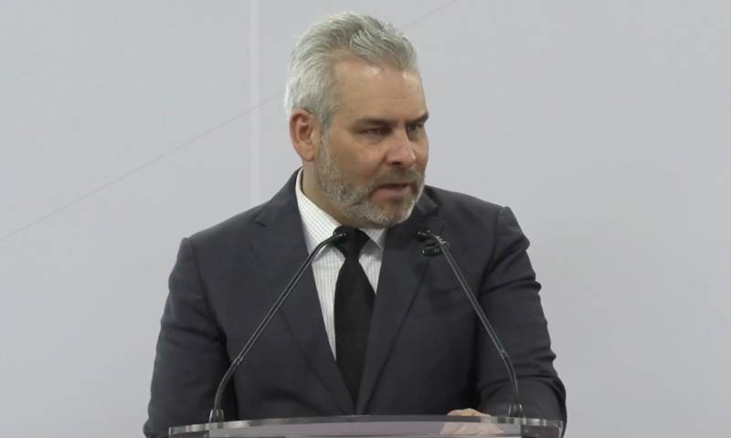 Vinculan al gobernador de Michoacán con el crimen organizado