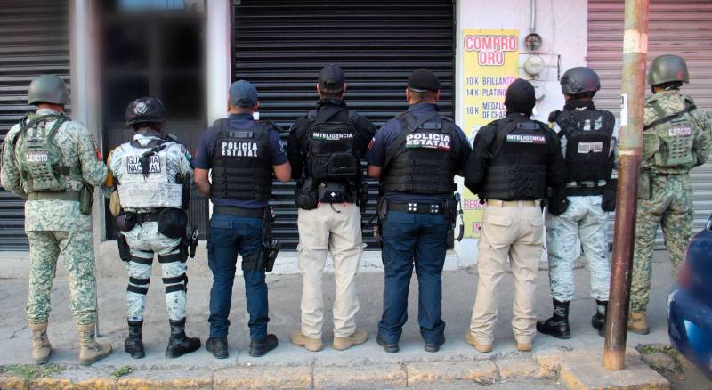 Desmantelan 2 puntos de venta de droga en Apan