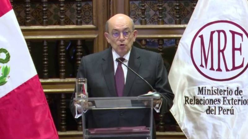Perú rompe relaciones diplomáticas con México