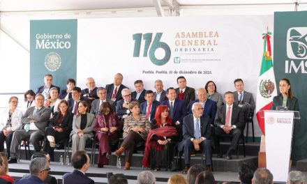 Respalda Julio Menchaca política de Salud federal