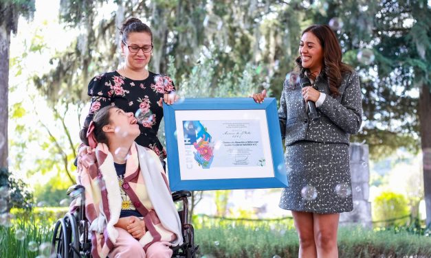 Otorga CDHEH medalla Aurora de Plata 