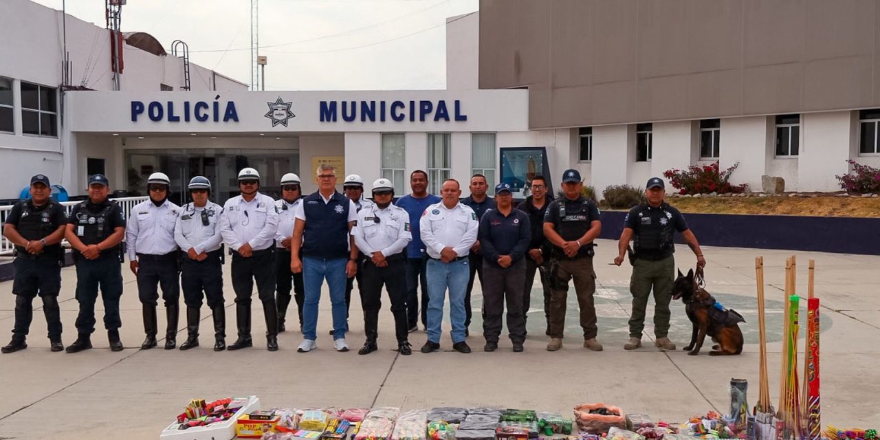 Decomisan 25 kg de pirotecnia en Pachuca