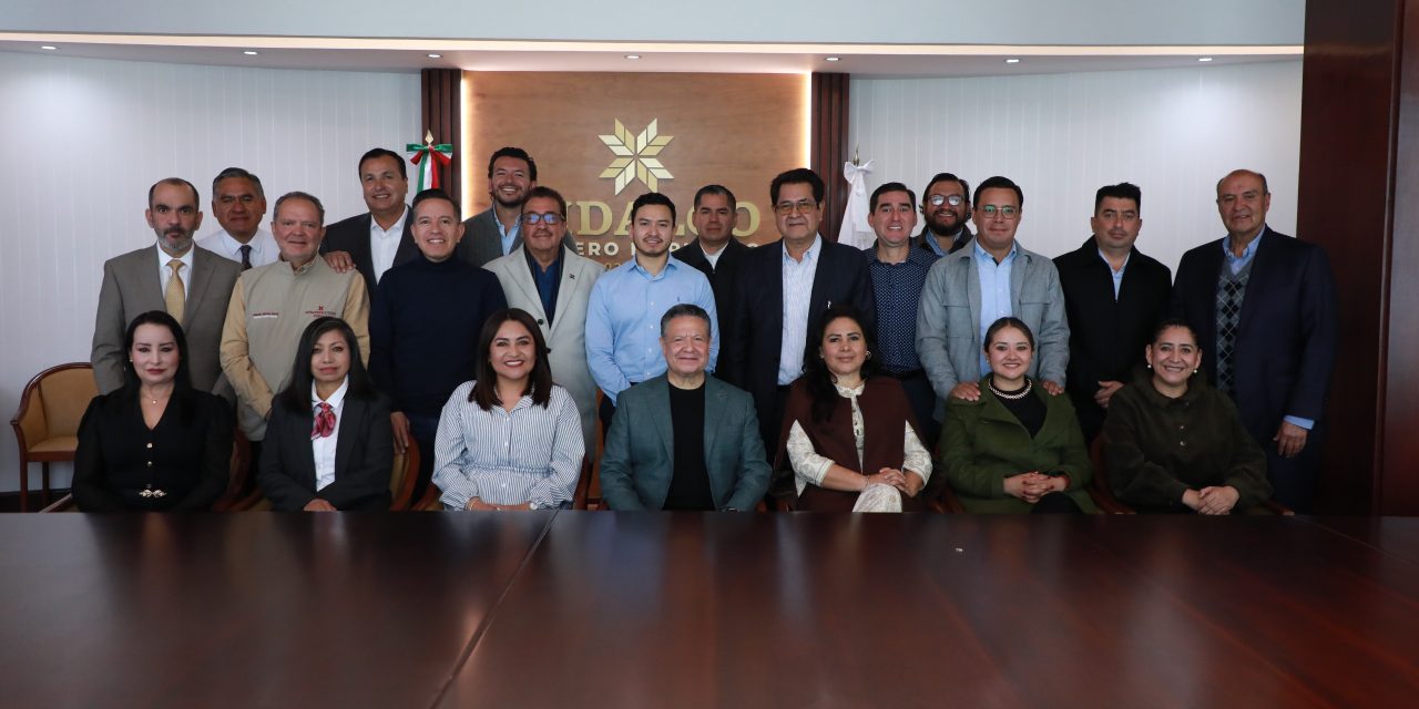 Julio Menchaca pide a gabinete redoblar esfuerzos en 2026