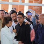 Padre de familia irrumpe acto presidencial en Tizayuca