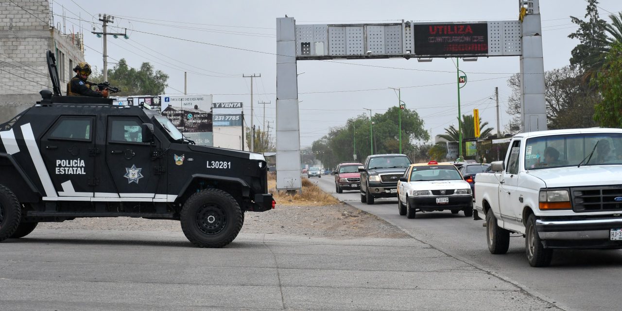 Autos incendiados y despliegue de 500 elementos en región Tula