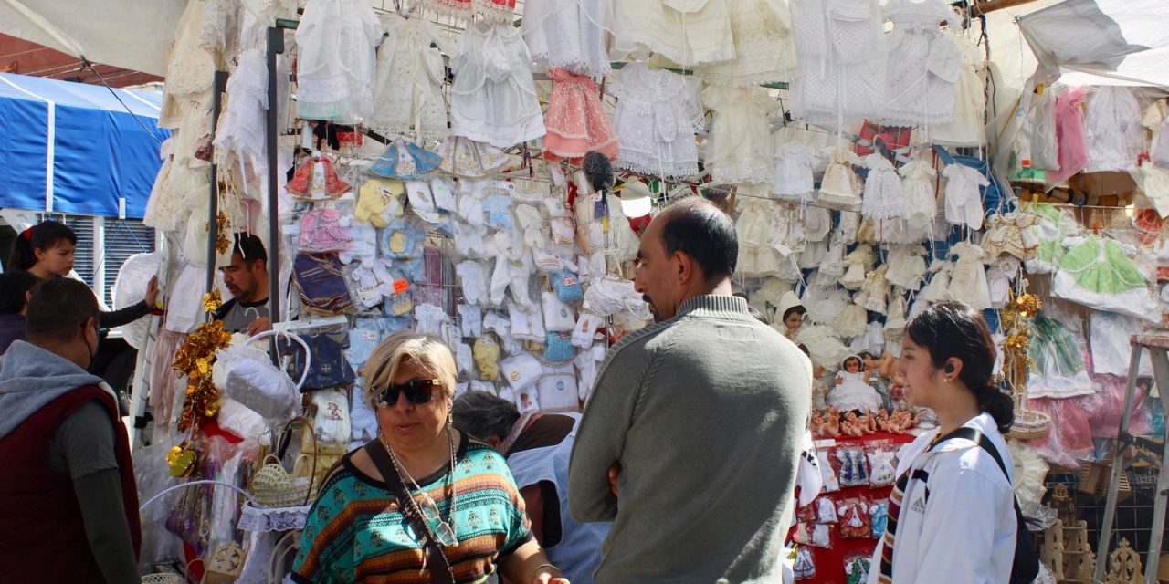 Pachuqueños mantienen la tradición de vestir al Niño Dios