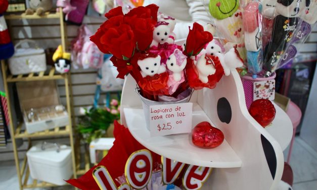 Peluches y postres dominan ventas previo a San Valentín 