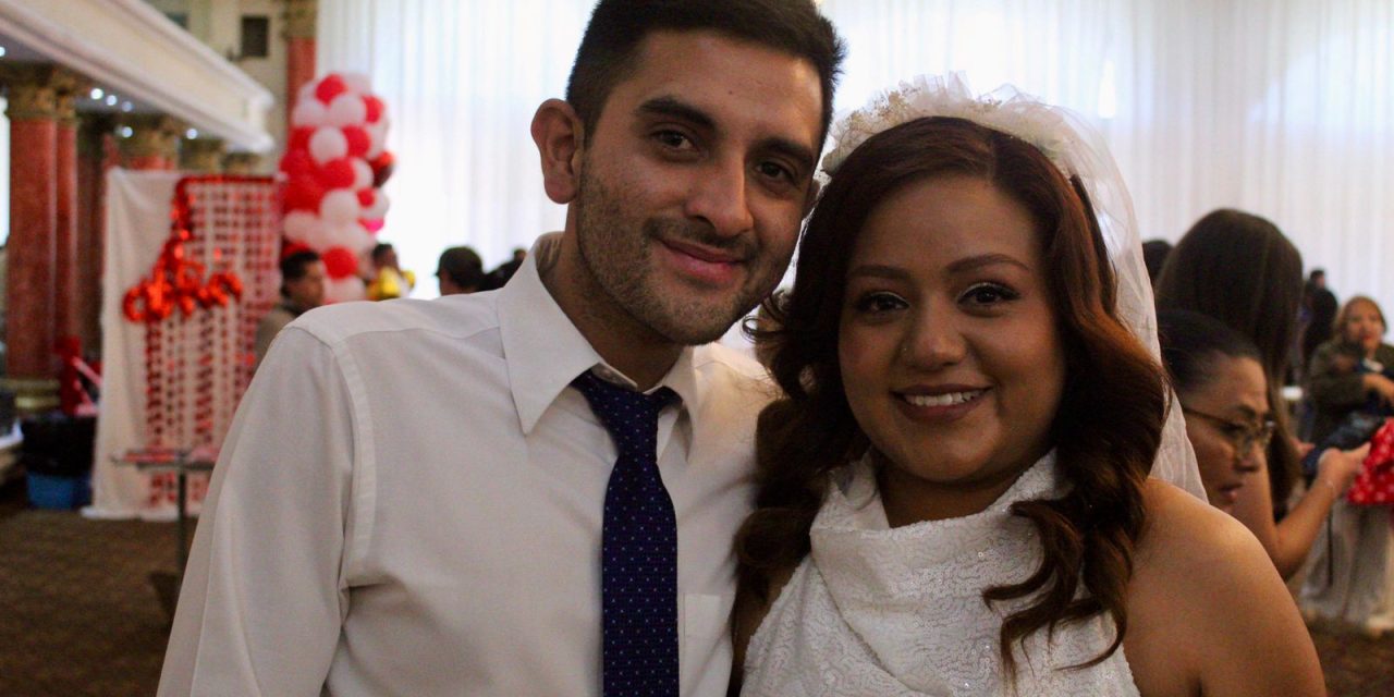 De cliente frecuente a compañero de vida: un amor que nació en una papelería