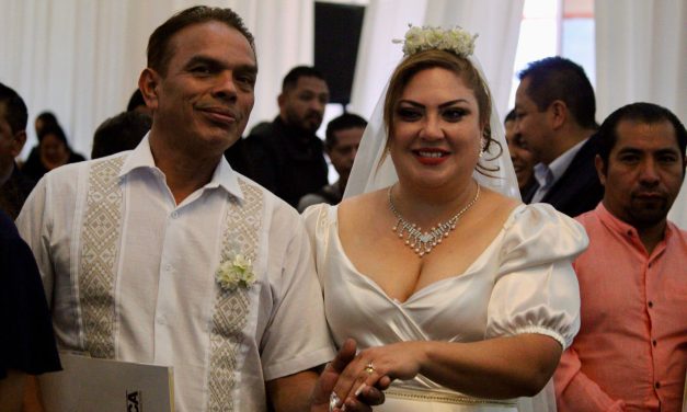 Una invitación a cantar que terminó en matrimonio civil