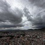 Alertan por frío y lluvia para lunes y martes