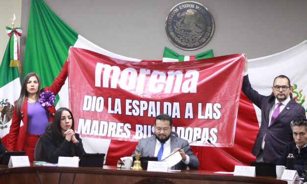 PRI protesta y aprueban iniciativa para reconocer a madres buscadoras