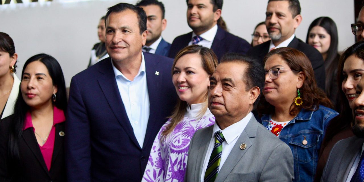 Aún dobletean 120 docentes en las alcaldías