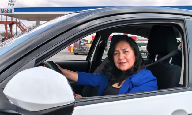 Mujer, madre y taxista: la ruta diaria de la señora Maura