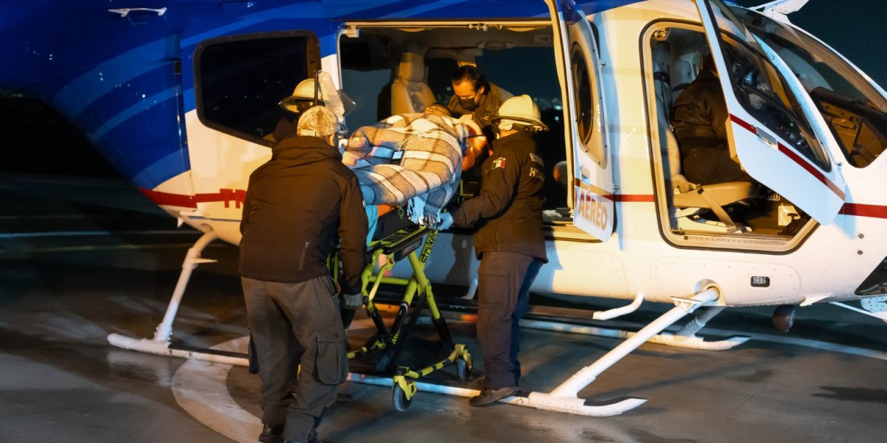 Trasladan vía aérea a paciente grave hasta Pachuca