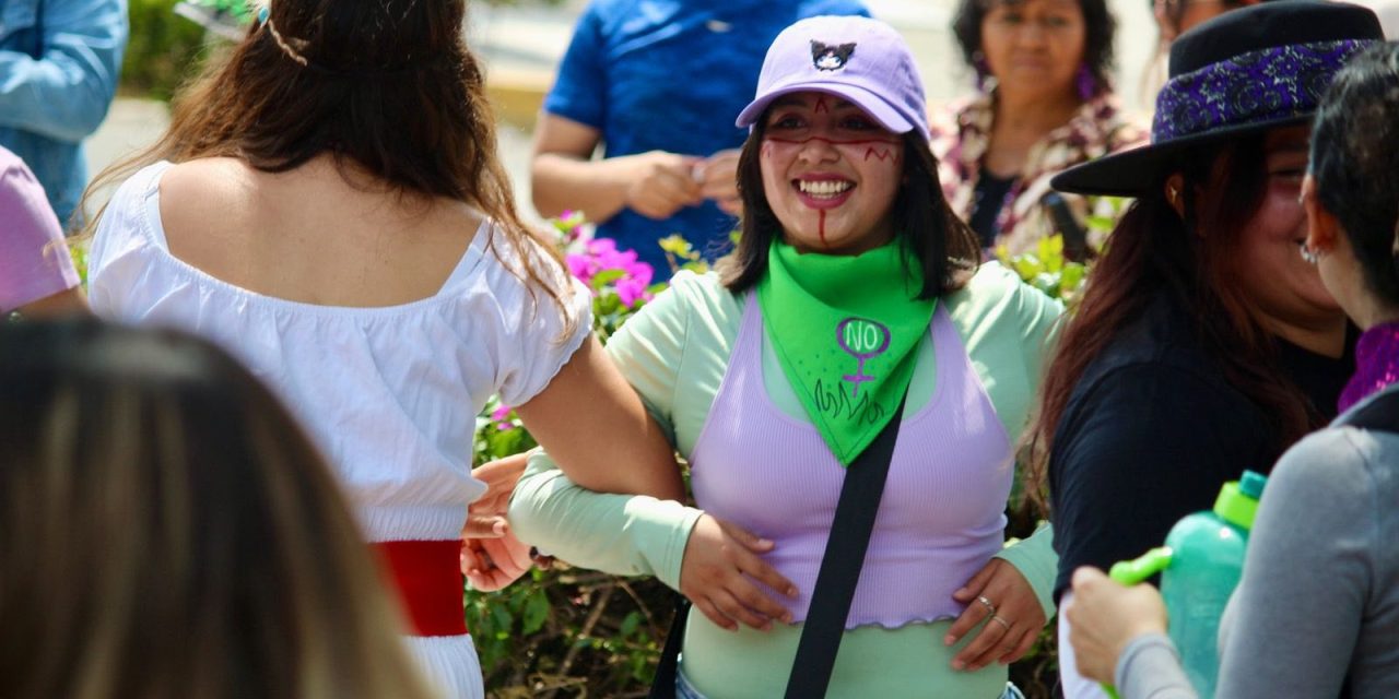 Monumento a la Mujer fue punto de encuentro para colectivos