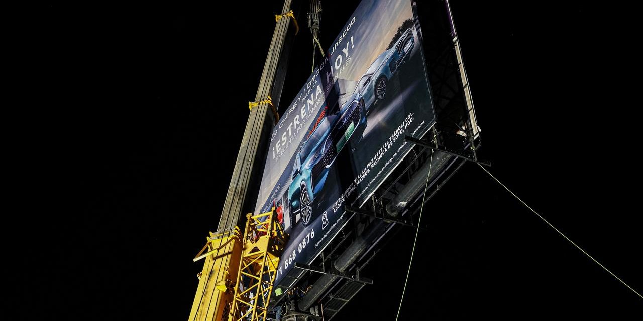 Retiran 80 anuncios irregulares en Pachuca