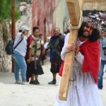 Llaman al orden en Viacrucis de la capital