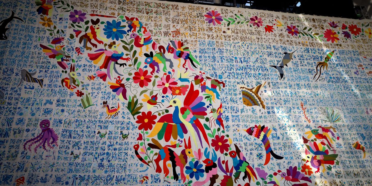 Tenango monumental se exhibe en el Zócalo de la CDMX