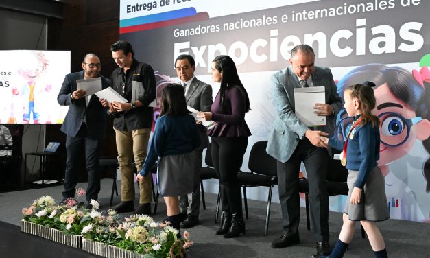 Reconocen a niños, niñas y adolescentes genios