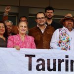 Ahora quieren blindar la tauromaquia y los gallos