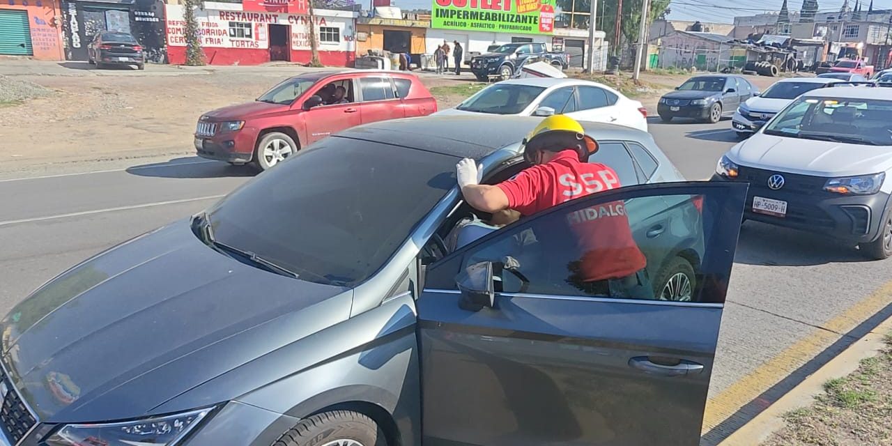 Auxilian a embarazada tras percance en la capital