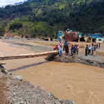 Lluvias colapsan puente en Tianguistengo