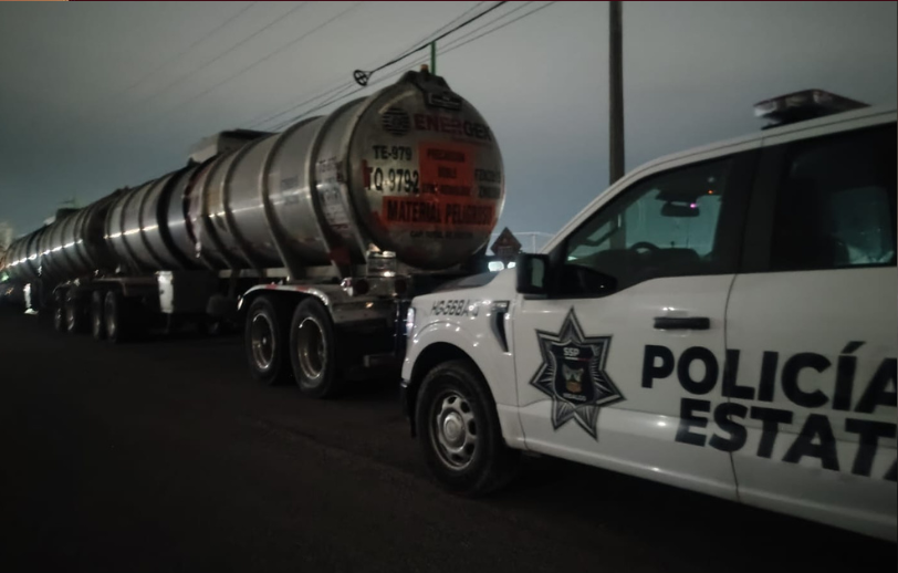 Combaten robo de carga en carreteras federales: recuperan diésel y cemento