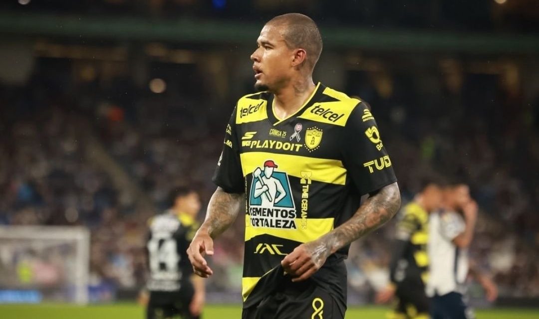 Pachuca vence a Rayados y pelea por el liderato