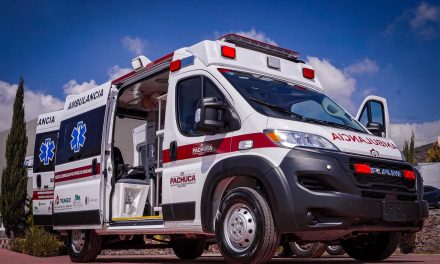 Entregan 3 nuevas ambulancias para Pachuca