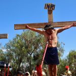 El Arbolito revive la Pasión de Jesucristo en su Viacrucis 57