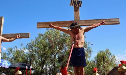 El Arbolito revive la Pasión de Jesucristo en su Viacrucis 57