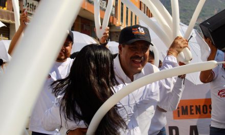 Magisterio marcha con 53 mil docentes en Pachuca