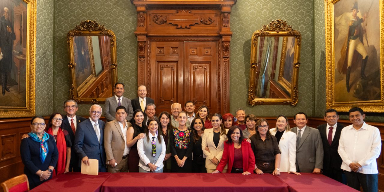 Menchaca acude a revisión del IMSS-Bienestar en Palacio Nacional