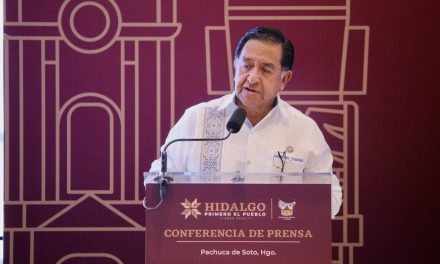 Menchaca envía Ley Notarial al Congreso