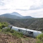 Vuelca pipa cargada de combustible en Zimapán