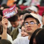 Entregan becas a más de 17 mil estudiantes